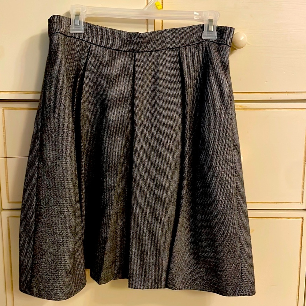 Women’s Brooks Brothers herringbone pleated skirt.